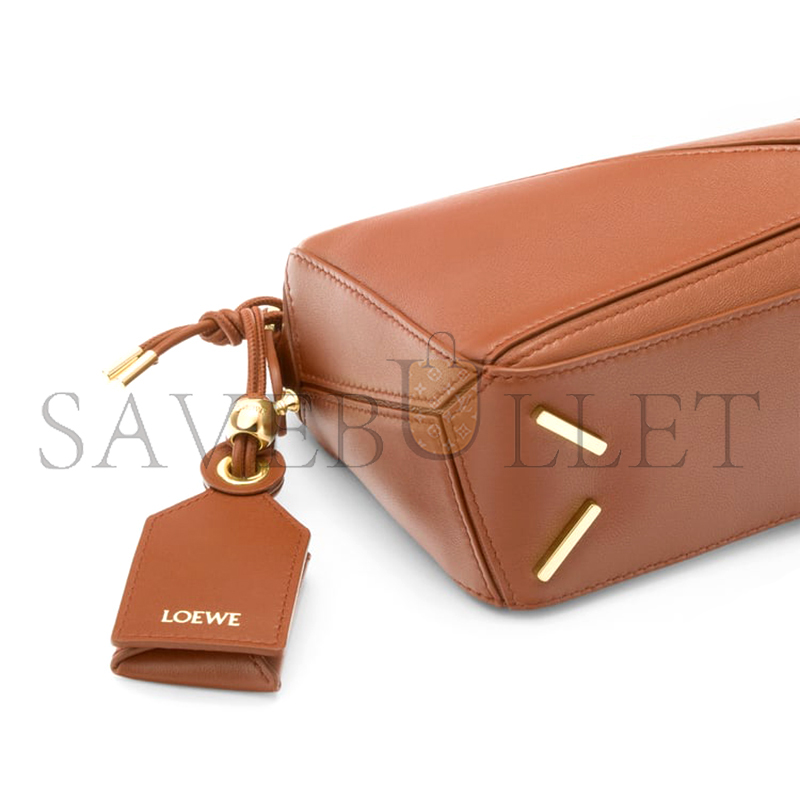 LOEWE MINI FEATHERLIGHT PUZZLE BAG IN NAPPA LAMBSKIN A510PLIX04 (17.5*12.5*7.5cm) LOEWE MINI FEATHERLIGHT PUZZLE BAG IN NAPPA LAMBSKIN A510PLIX04 (17.5*12.5*7.5cm)